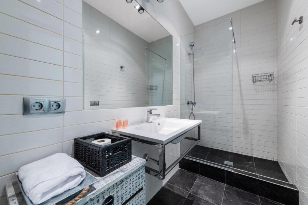 1 Bedroom 1 Bathroom Furnished - Sol - Downtown - Minty Stay Madrid Esterno foto